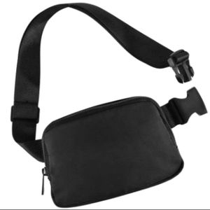Black belt bag